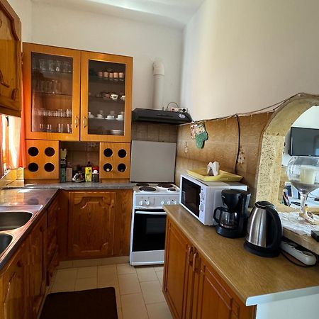 Papadiokampos Maissonete Roussa Limni Luaran gambar